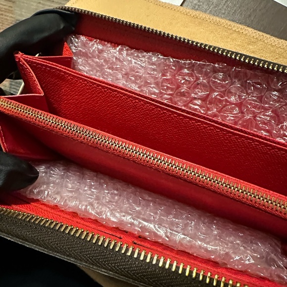 Louis Vuitton Zippy Monogram Wallet - Picture 9 of 15